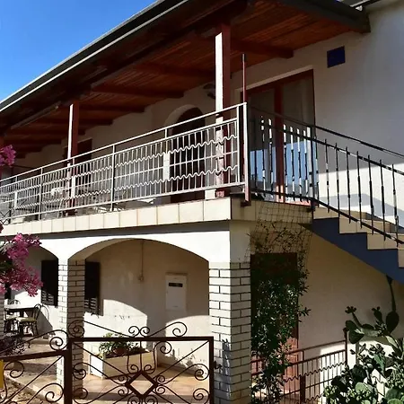 Apartment Take A Look Dajla Exterior photo